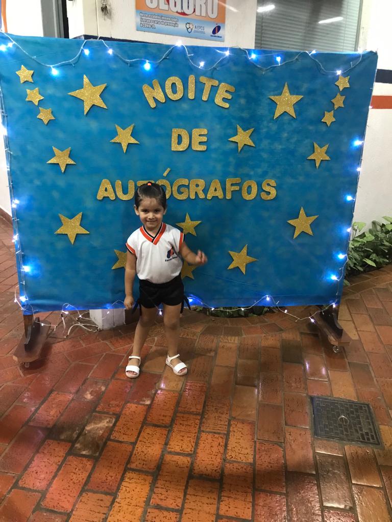 Noite de autógrafos Escola Ideal